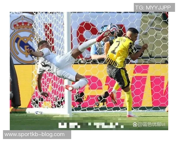 法媒曝姆巴佩捐款事件警员因未报告被罚提前退休引发热议 法媒曝姆巴佩捐款事件警员因未报告被罚提前退休引发热议