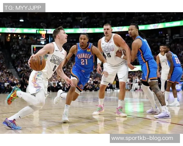 阿隆戈登半场表现出色与约基奇默契配合贡献16分5板2助